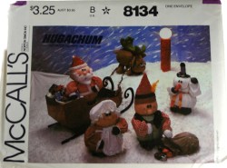 8134 MCCALLS HUGACHUMS 16'' SANTAS, ELF, SNOMAN, REINDEER PATTERN